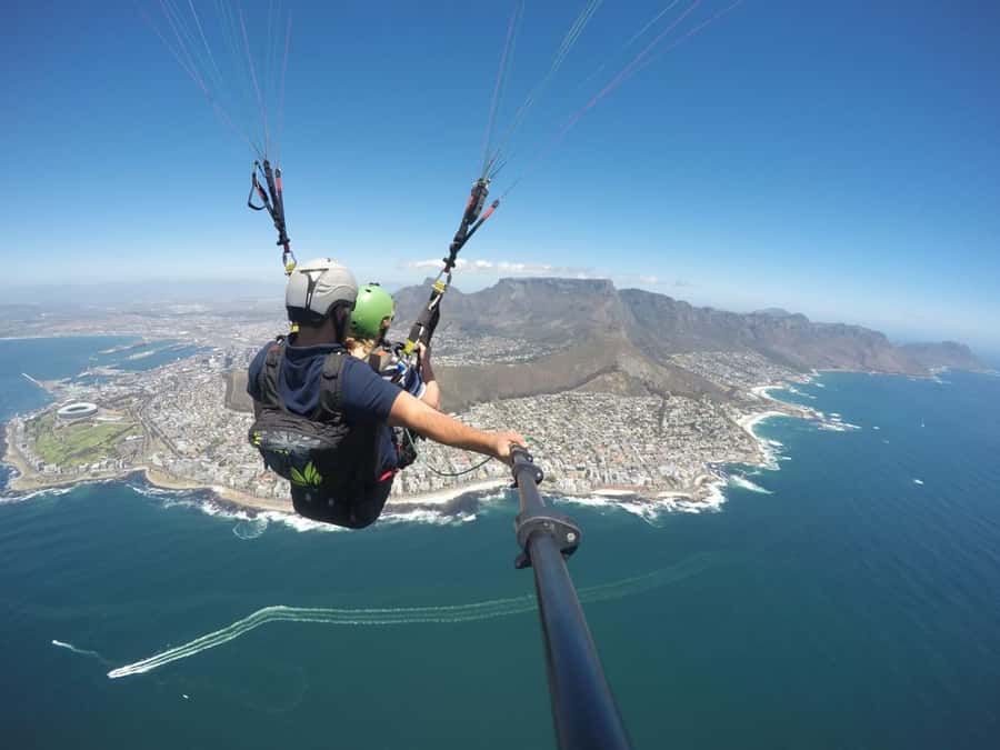Cape Town: Tandem Paragliding with views of Table Mountain - The 10-minute safety briefing