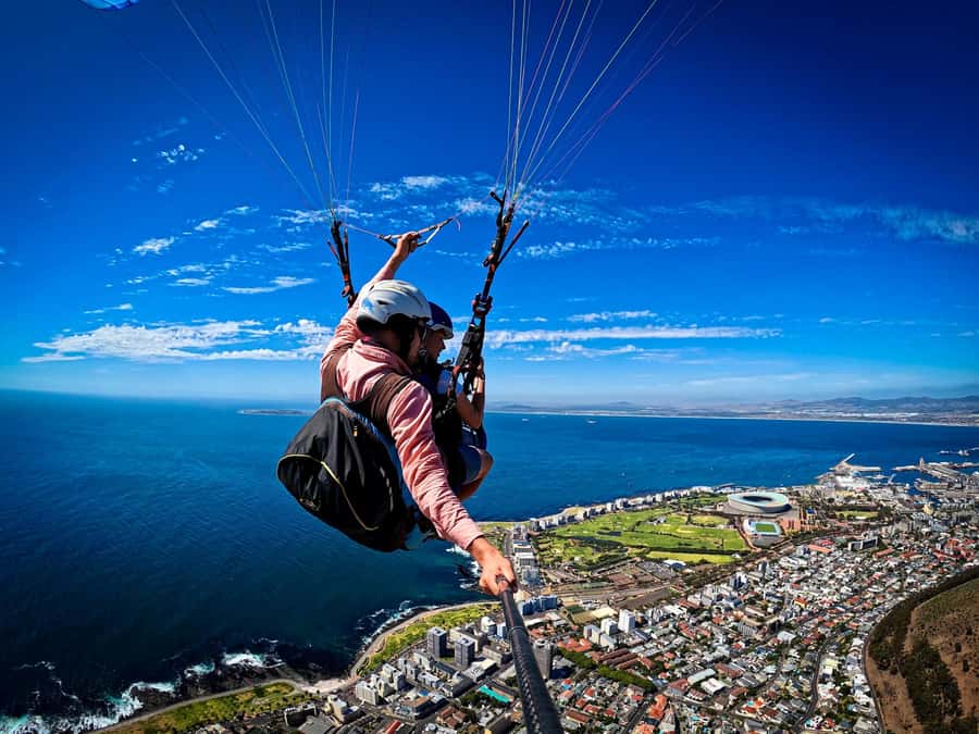Cape Town: Tandem Paragliding with views of Table Mountain - Five to 15 minutes above the city