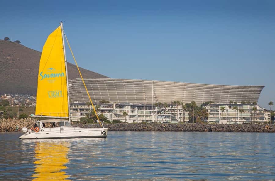 Cape Town: V&A Waterfront Gin Voyage Cruise - Crew service, music, and the mood onboard