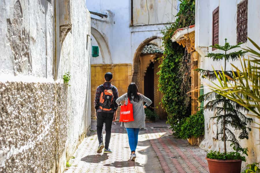 Casablanca Cultural Tour: Medina, Views & Local Delights - Mohammed V Square and the French-Moroccan city
