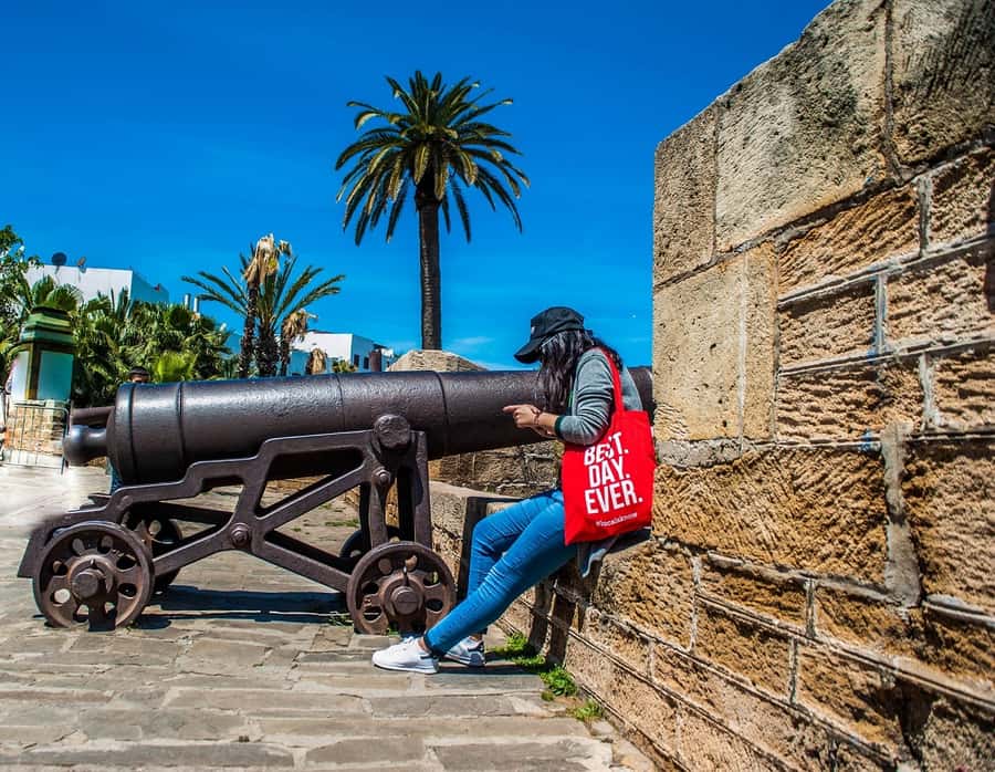 Casablanca Cultural Tour: Medina, Views & Local Delights - Pâtisserie Bennis and Moroccan tea