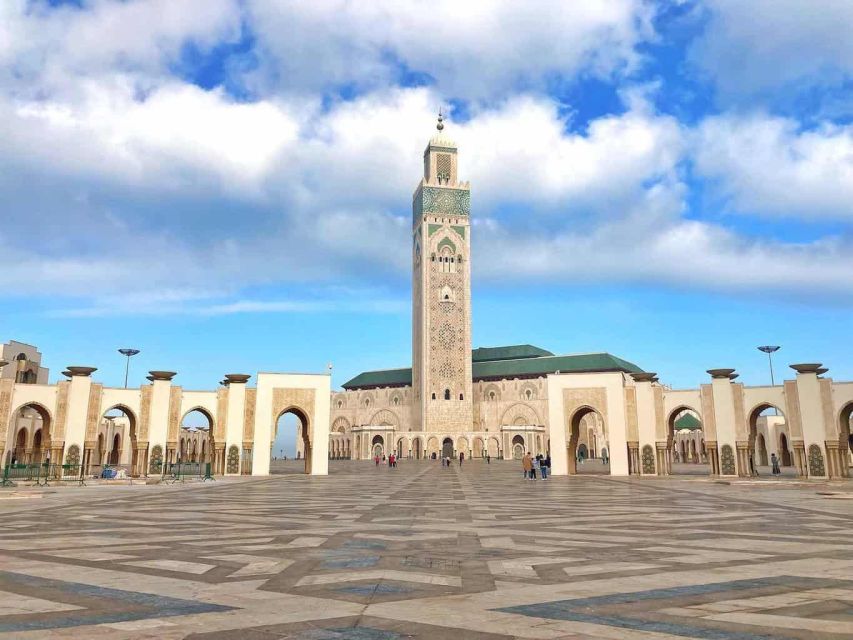 Casablanca: Hassan II Mosque Guided Tour with Entry Ticket - Inside the prayer hall and the guided visit