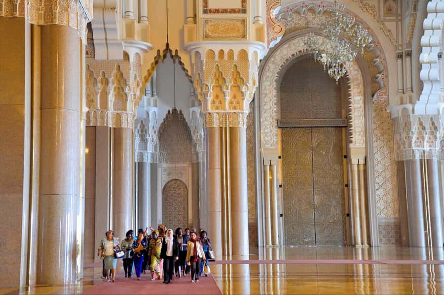 Casablanca: Layover Sightseeing Tour with Airport Transfer - Old City, Rick’s Café, and the city’s public squares