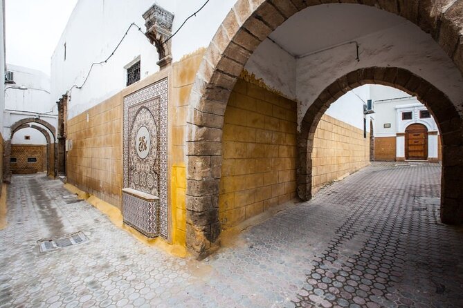 Casablanca Layover Tour with Round-Trip Airport Transfer - The central market adds local color