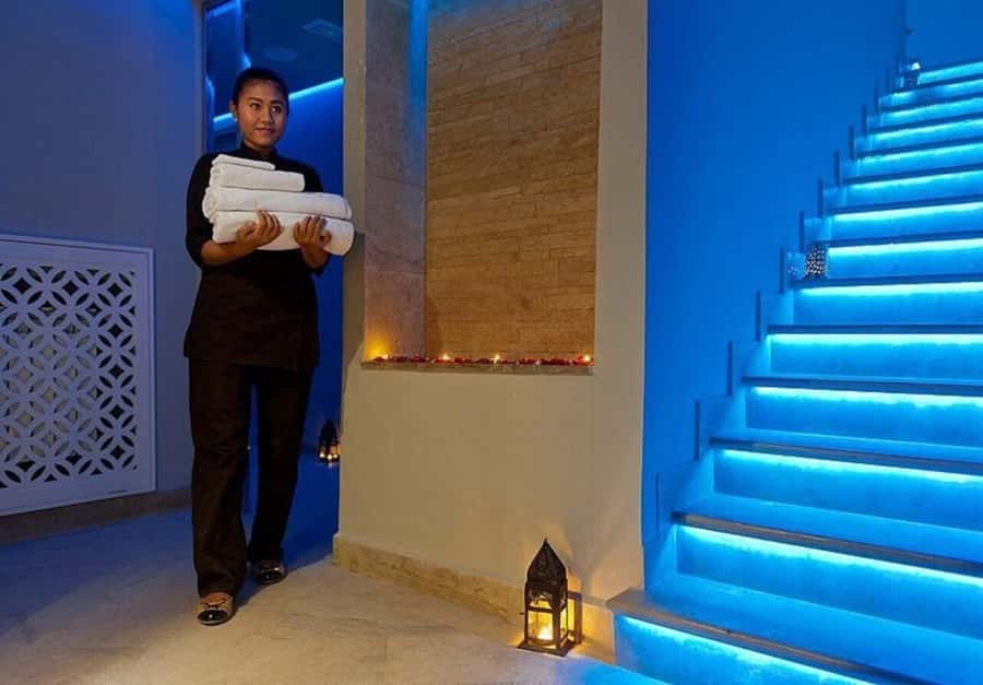 Casablanca: Spa and Private Hammam Package with Car Transfer - Hotel pickup and the Casablanca traffic problem