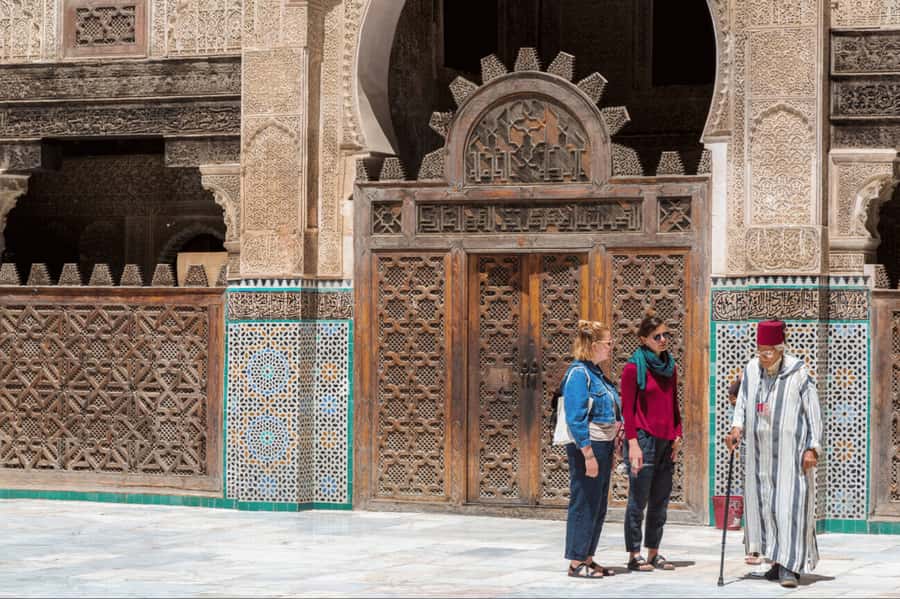 Casablanca to Fez: Scenic & Historical Day Trip with Lunch - The early Casablanca pickup and the road to Fez
