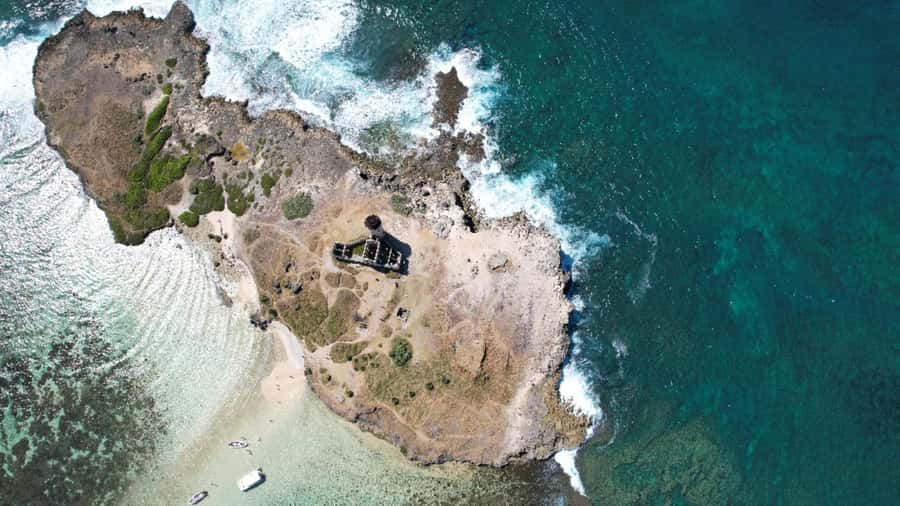 Catamaran Mauritius: South East 5 Islands Catamaran Cruises - Grand River South East waterfall, a quick scenic stop