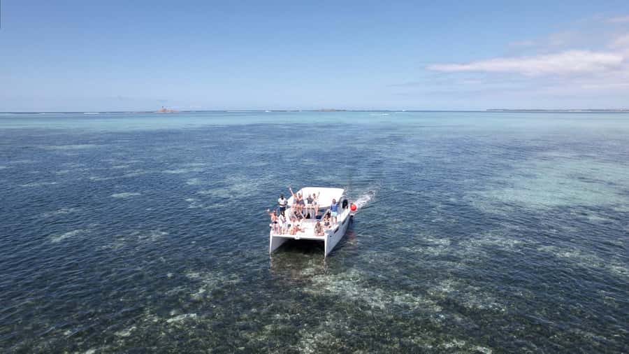 Catamaran Mauritius: South East 5 Islands Catamaran Cruises - Ile aux Aigrettes from the water