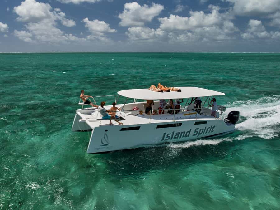 Catamaran Mauritius: South East 5 Islands Catamaran Cruises - Meeting at Pointe Jerome in Pointe D’Esny