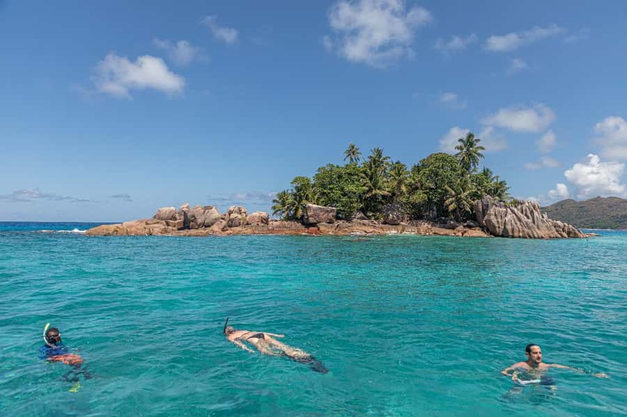 Curieuse and St. Pierre Islands Day Trip with BBQ Lunch - What guides add to the experience