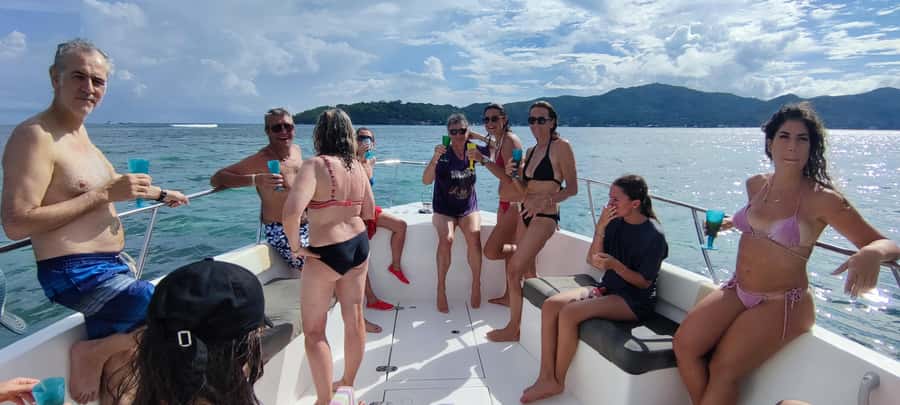 Curieuse Guided Tour, St Pierre, BBQ & 2 Snorkel Stops - Lunch beside the giant tortoises
