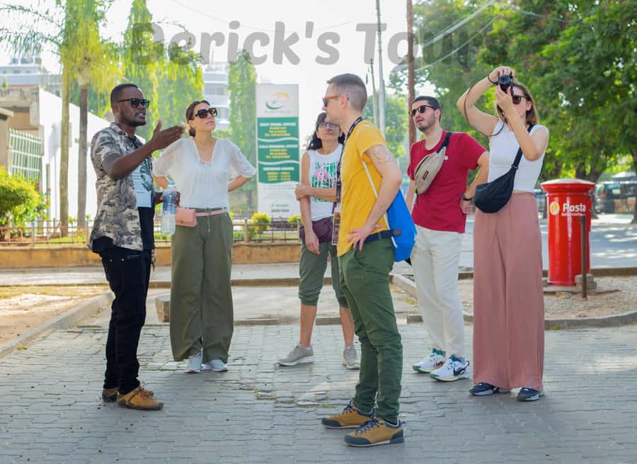 Dar es Salaam City Center: Walking Tour - The Askari Monument and a difficult chapter
