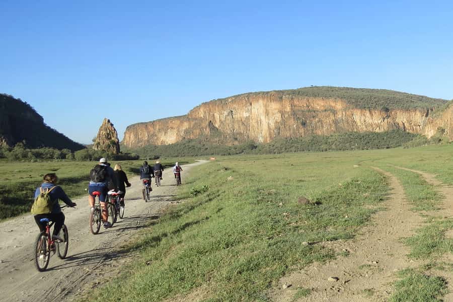 Day Trip: Hell's Gate Bike Ride & Lake Naivasha Boat Ride - Leaving Nairobi before the traffic builds
