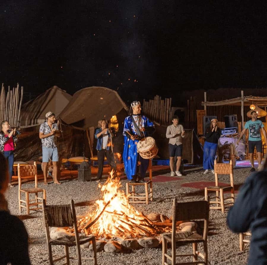 Dinner show in agafay Desert 1h quad bike & 20 min camels - A 70-minute quad ride across rocky ground