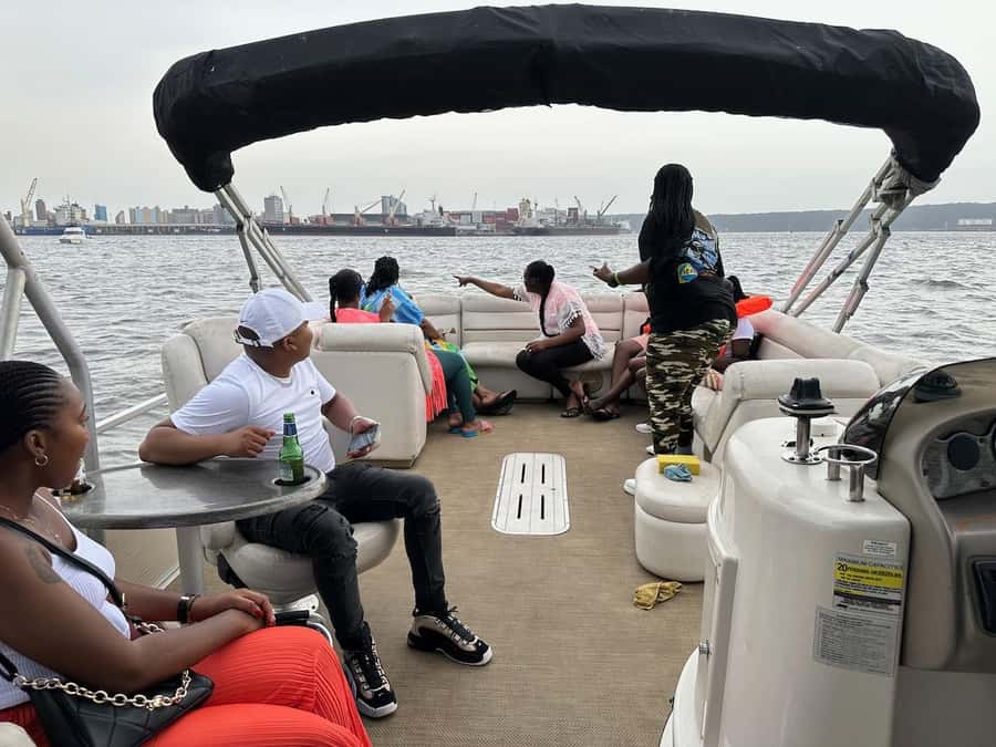 Durban: Pontoon Boat Harbor Cruise - Finding the boat at Wilson’s Wharf