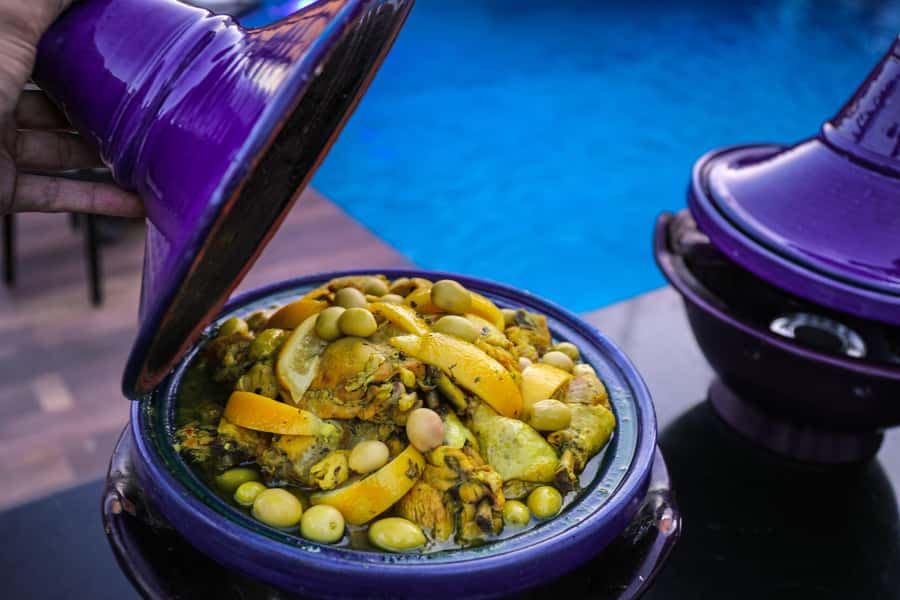 Essaouira: HOW TO BE A REAL MOROCCAN CHEF - The welcome begins with mint tea