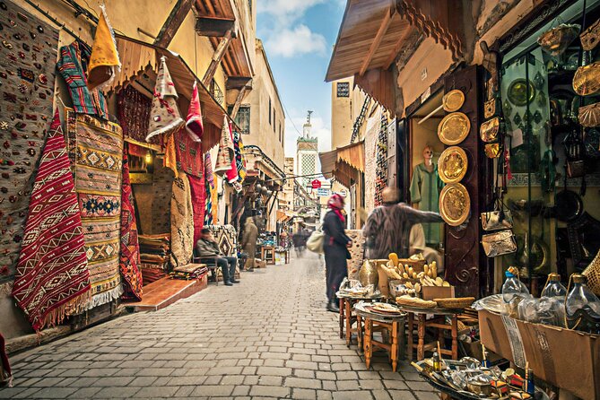 Exclusive Fez Medina Walking Tour with Private Guide - Bab Boujloud gives you an immediate start
