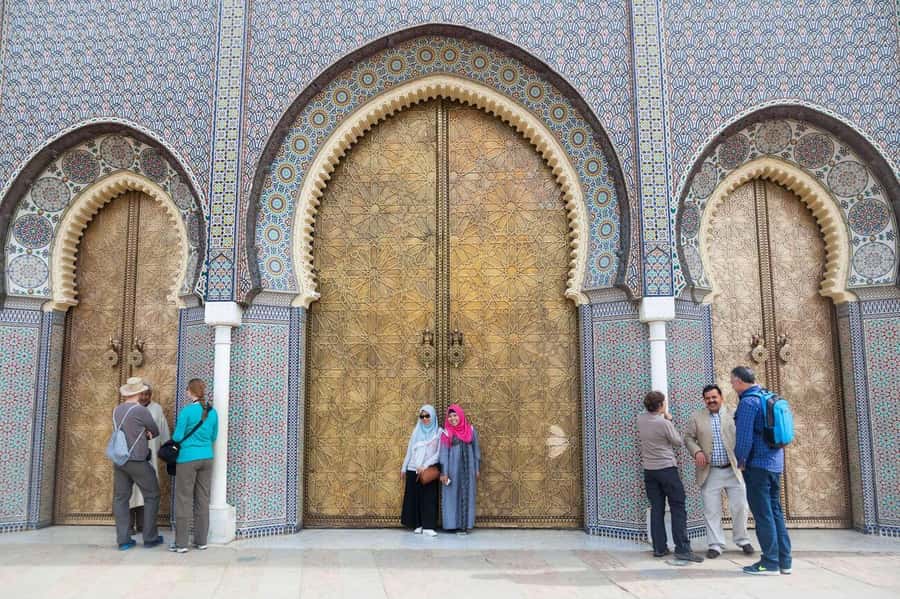 Fes: Museum, Al Attarine Madrasa & Tannery and Medina Tour - Why a guide matters in Fes Medina