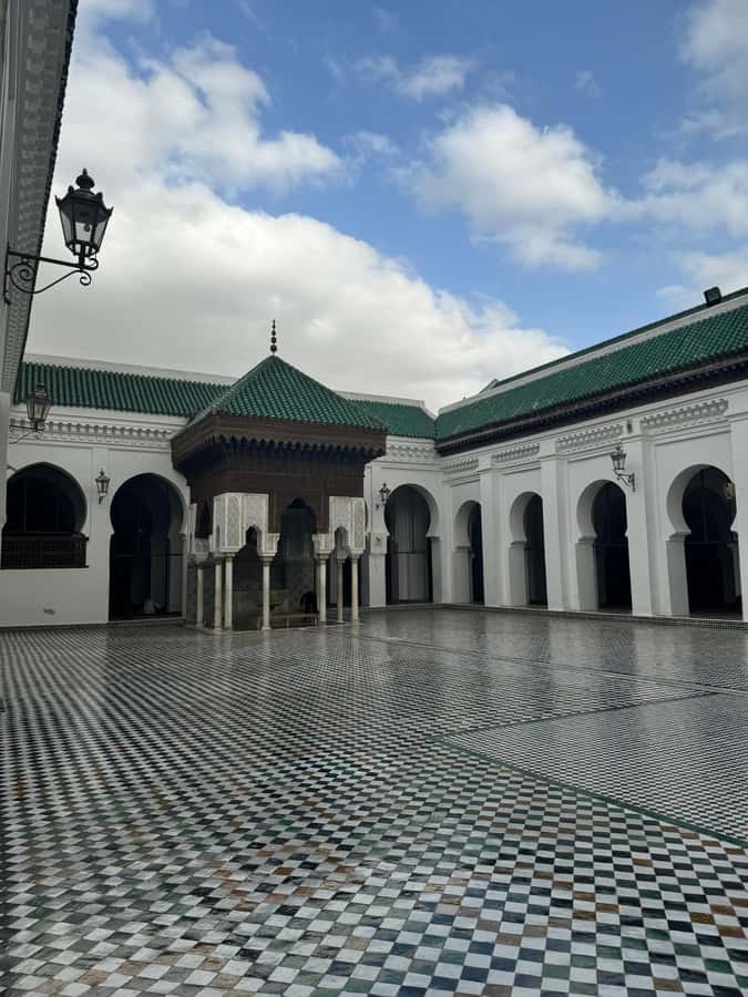 Fes: Museum, Al Attarine Madrasa & Tannery and Medina Tour - Practical advice before you meet the guide