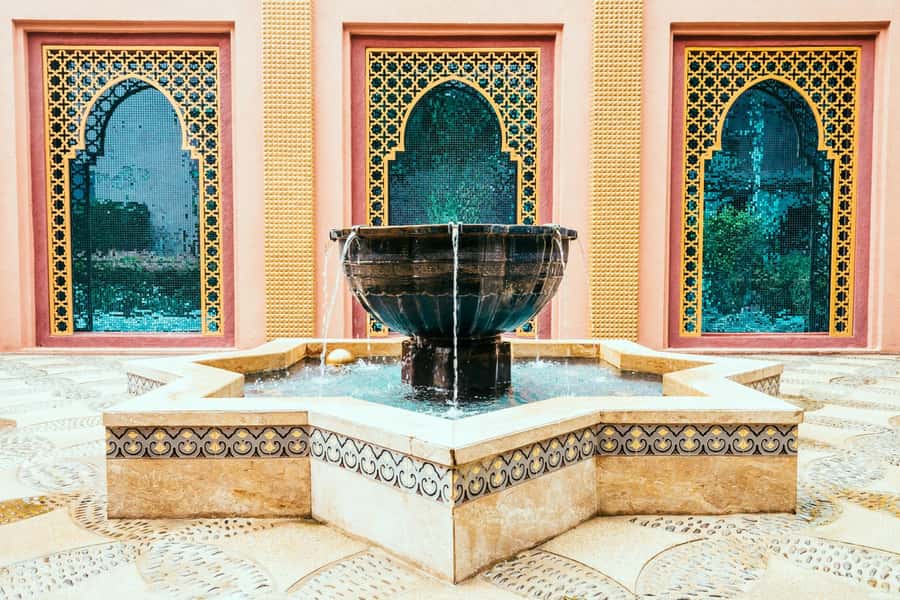 Fez Medina: Local Cultural Highlights Guided Tour - Why a guide helps inside Fez Medina