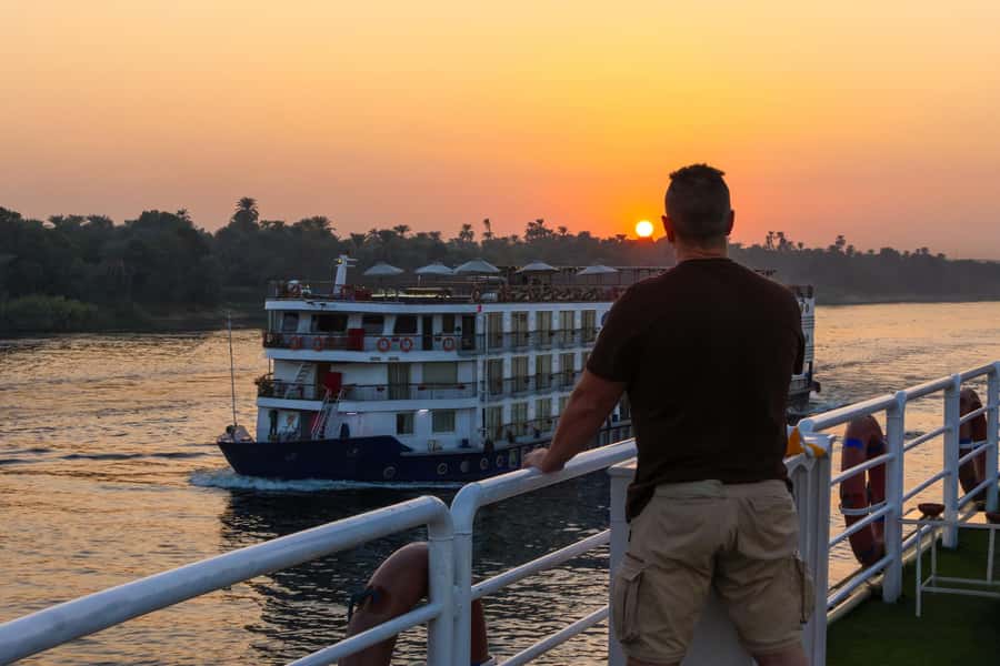 From Aswan: 4-Day Nile Cruise from Aswan to Luxor with Guide - Life aboard the ship, food, rooms, and noise