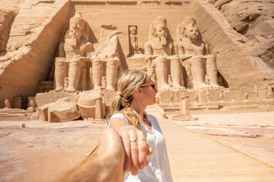 From Aswan: Abu Simbel Temple Day Trip with Hotel Pickup - The early-morning road from Aswan
