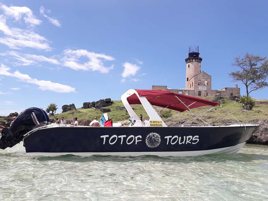 From Blue Bay: Ile aux Cerfs Speedboat Excursion with BBQ - A Fast Start from Blue Bay