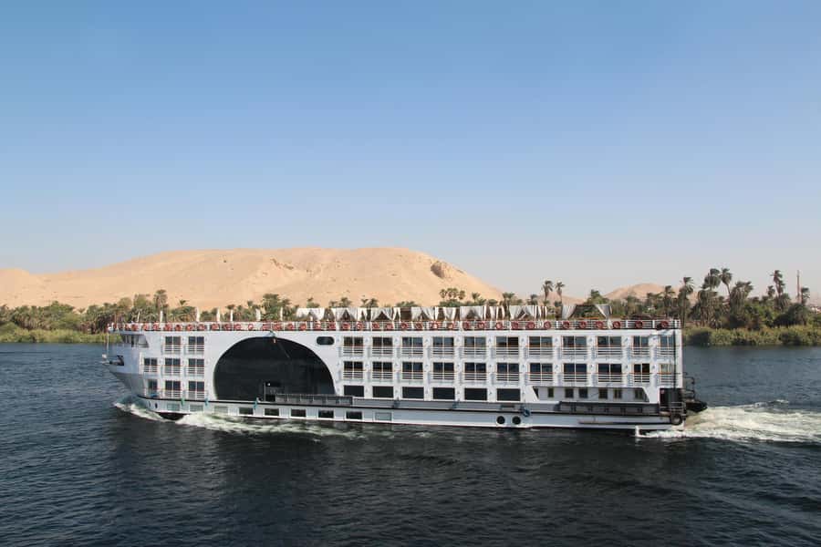 From Cairo: 4-Day Nile Cruise to Luxor with Balloon Flight - Day two: Abu Simbel before breakfast