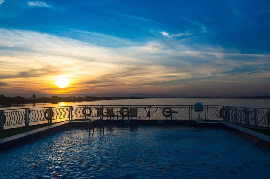 From Cairo: 4-Day Nile Cruise to Luxor with Balloon Flight - Karnak and Luxor Temple on the East Bank