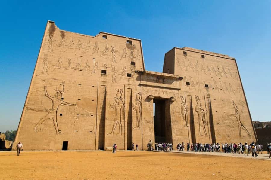From Cairo: 5-Day Egypt Highlights Private Tour with Flights - Day 3: Edfu, Kom Ombo, and a slower Nile rhythm