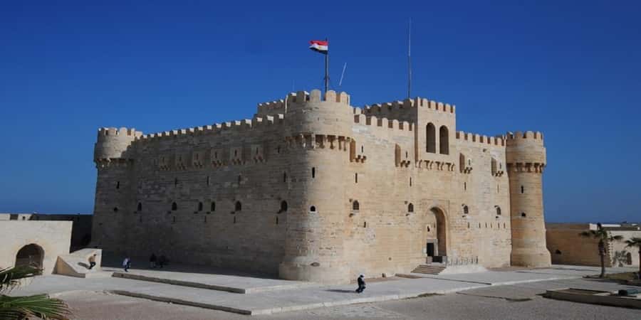 From Cairo: Alexandria Private Day Tour with Guide and Lunch - Kom el Shoqafa, an underground mix of cultures