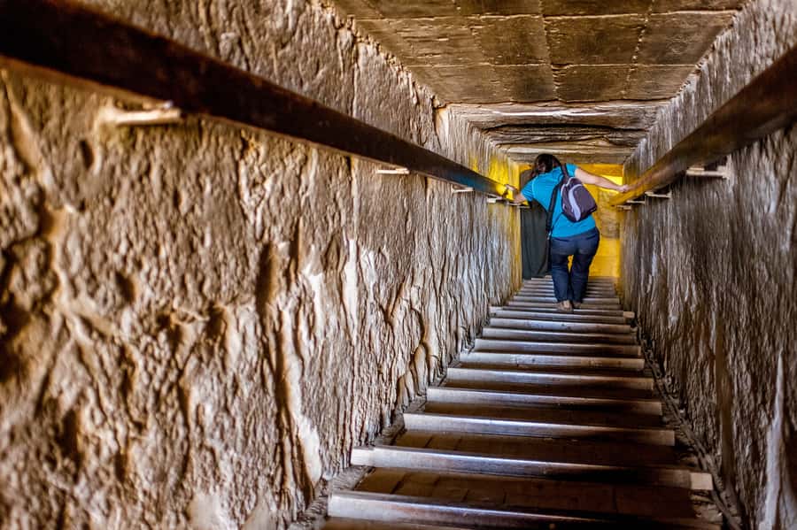From Cairo/Giza: Pyramids, Memphis, and Sakkara Day Tour - Memphis puts the monuments in a former capital