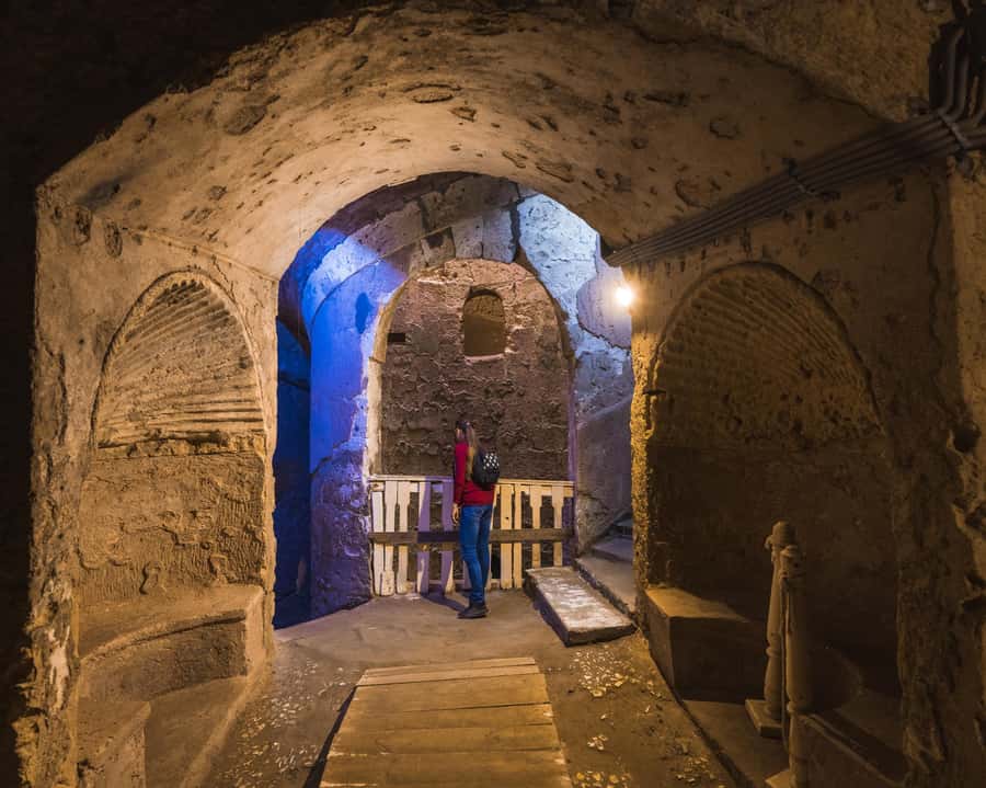 From Cairo: Historical Alexandria Shared Day Tour with Lunch - Kom el Shoqafa, Alexandria’s underground surprise