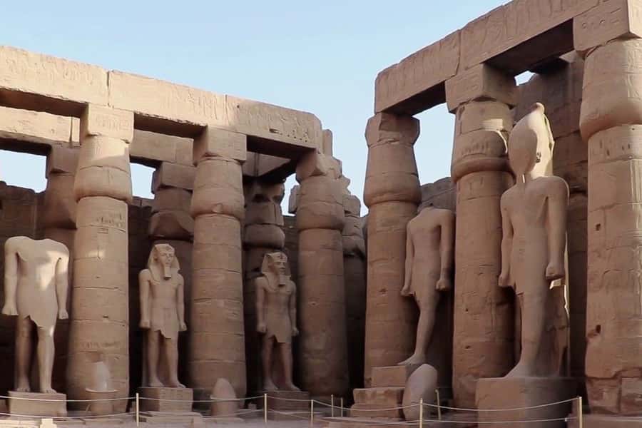 From Cairo: Private All-Inclusive Tour of Luxor by Plane - Lunch beside the Nile, with some variation in quality