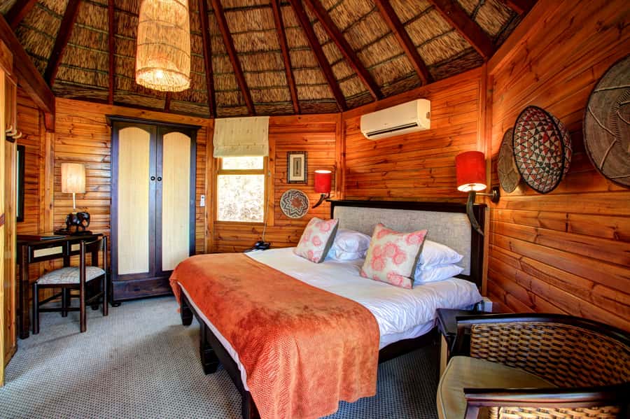 From Cape Town: 2-Day Safari at Garden Route Game Lodge - The long road back to Cape Town