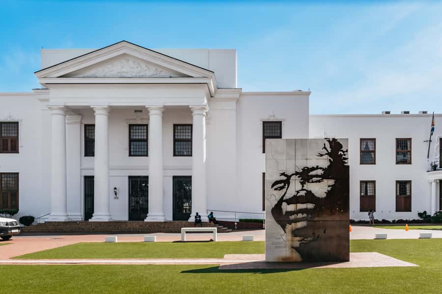 From Cape Town: 3 Regions Wine Tour with 3 Estates, 15 Wines - What the $53 price really covers
