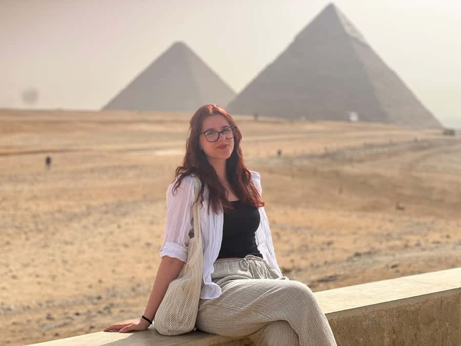 From Hurghada: Cairo and Giza Highlights Full-Day Tour - Seeing the Pyramids of Giza before the crowds and heat