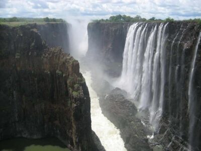 From Kasane: Victoria Falls Day Trip (Zimbabwe side)