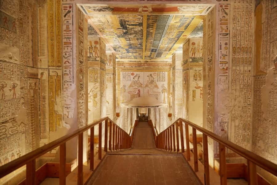 From Luxor: 3-Day Nile Cruise to Aswan with Private Guide - Day 2: Horus at Edfu and the divided temple at Kom Ombo