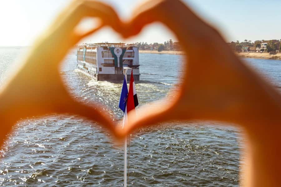 From Luxor: 5-Day Nile Cruise to Aswan with Balloon Ride - Guides, transport, and the personal side of the trip