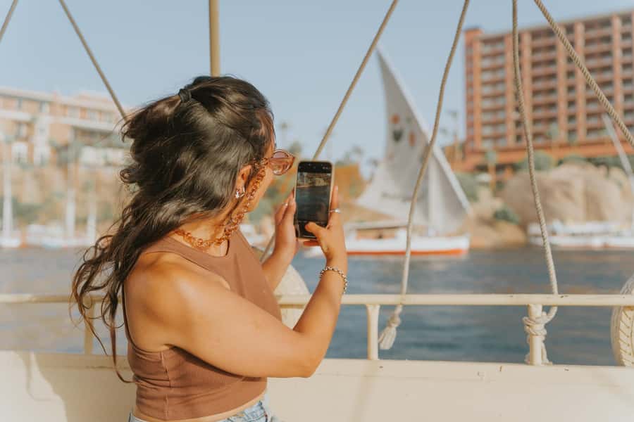 From Luxor: Dendera Temple All-Inclusive Tour & Felucca Ride - The guides are central to the experience