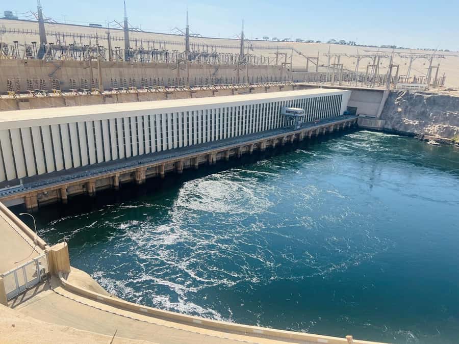 From Luxor: Edfu, Kom Ombo, Aswan Private All-Inclusive Tour - The High Dam and modern Egypt