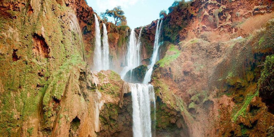 From Marrakech: Ouzoud Waterfalls Guided Tour & Boat Ride - The walk to the river and lower pools