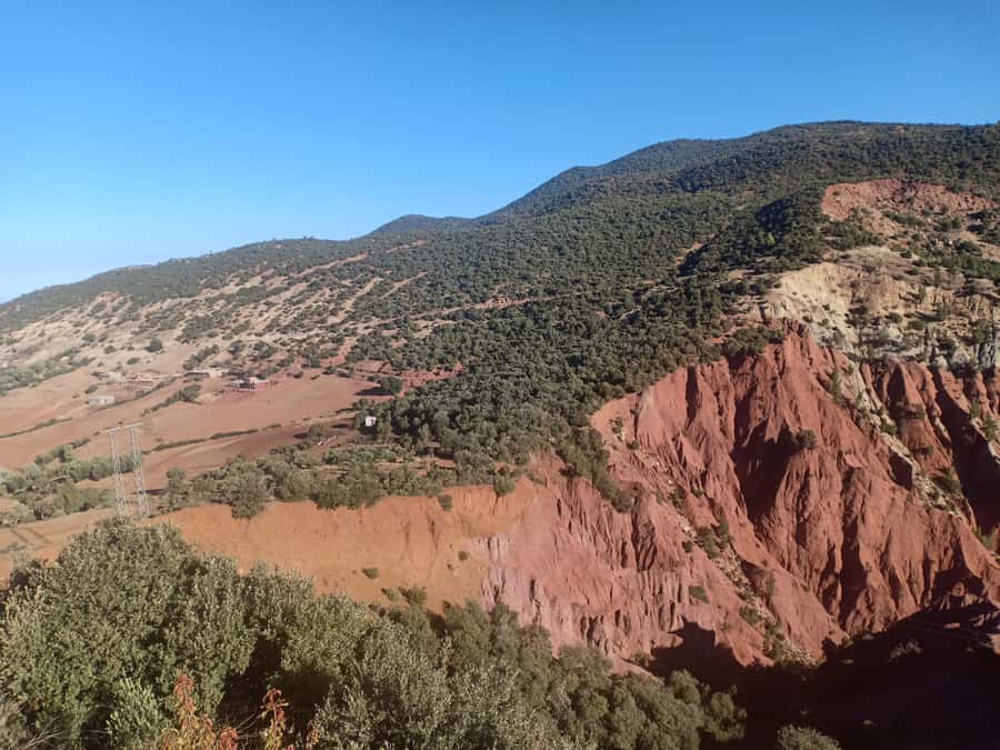 From Marrakech to Merzouga Erg Chebbi: 4-Day Desert Tour - Guides, vehicles, and the small-group experience