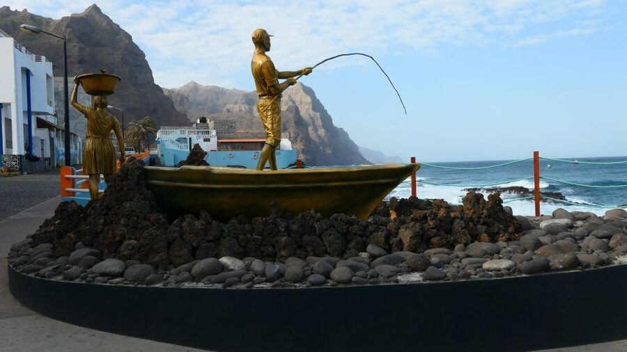 From São Vicente: Santo Antão Day Trip with Local Guide - Who should book this day trip?
