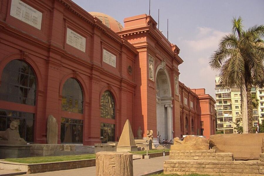 From Sharm El-Sheikh: Cairo's Pyramids: Full-Day By Flight - Giza: the pyramids in one powerful circuit