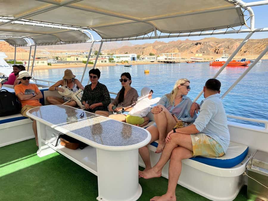 From Sharm: Ras Mohammed Cruise with Island Visit and Lunch - Lunch on the upper deck