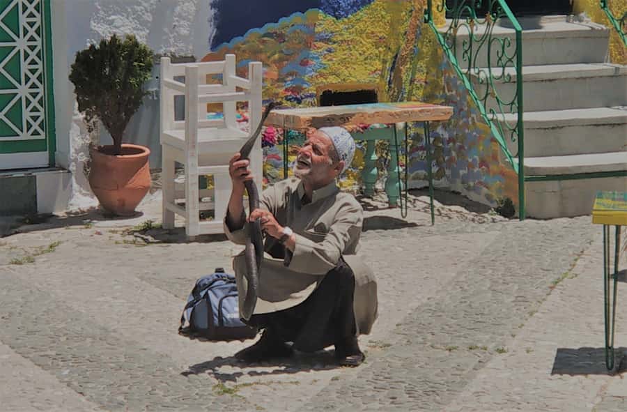 From Tarifa: Tangier Full-Day Trip with Lunch - Entering the old medina