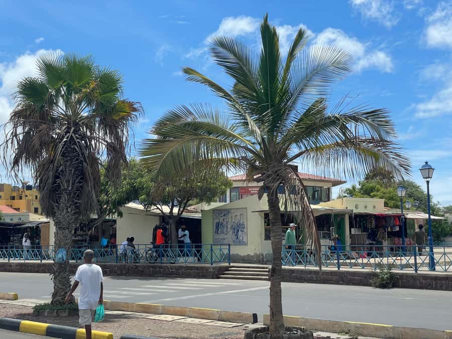 Full Day Island Tour, São Vicente, Mindelo, Highlights - Baía das Gatas: bring the swimsuit, skip the changing-room fantasy