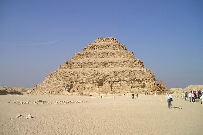 Giza Pyramids, Memphis, Sakkara Tour - The private vehicle and guide setup